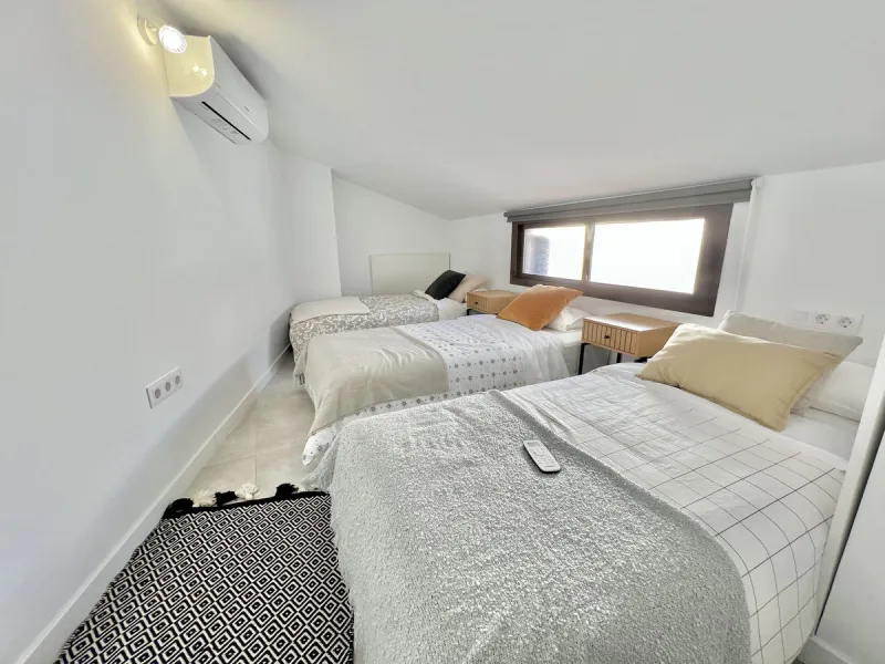 Apartment - Middle Floor Apartment в продаже в Málaga, Málaga. В доме 15 спален и 9 ванных комнат. Площадь дома 560 м²