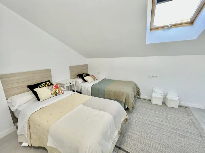 Apartment - Middle Floor Apartment в продаже в Málaga, Málaga. В доме 15 спален и 9 ванных комнат. Площадь дома 560 м²