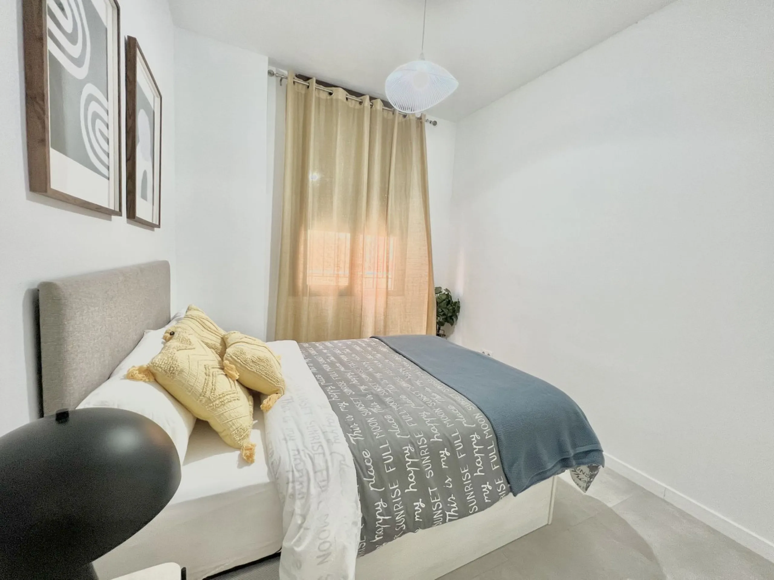 Apartment - Middle Floor Apartment в продаже в Málaga, Málaga. В доме 15 спален и 9 ванных комнат. Площадь дома 560 м²