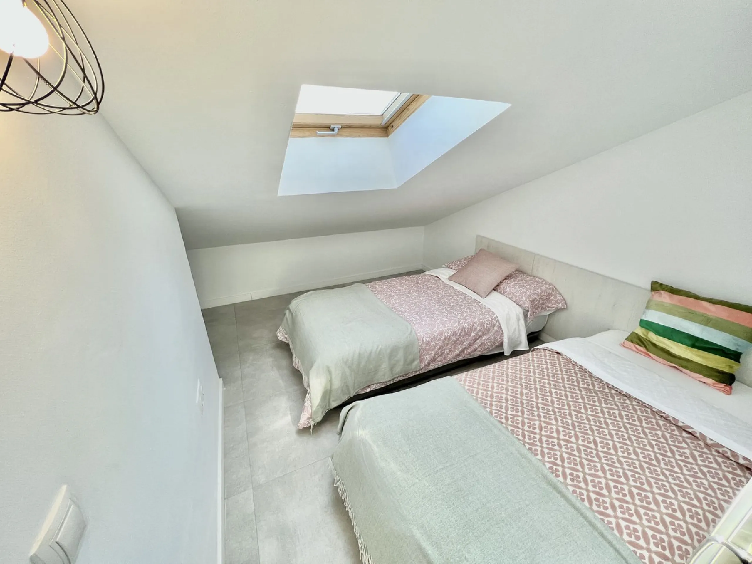Apartment - Middle Floor Apartment в продаже в Málaga, Málaga. В доме 15 спален и 9 ванных комнат. Площадь дома 560 м²