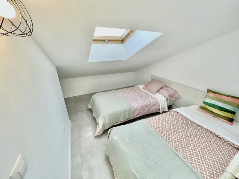 Apartment - Middle Floor Apartment в продаже в Málaga, Málaga. В доме 15 спален и 9 ванных комнат. Площадь дома 560 м²