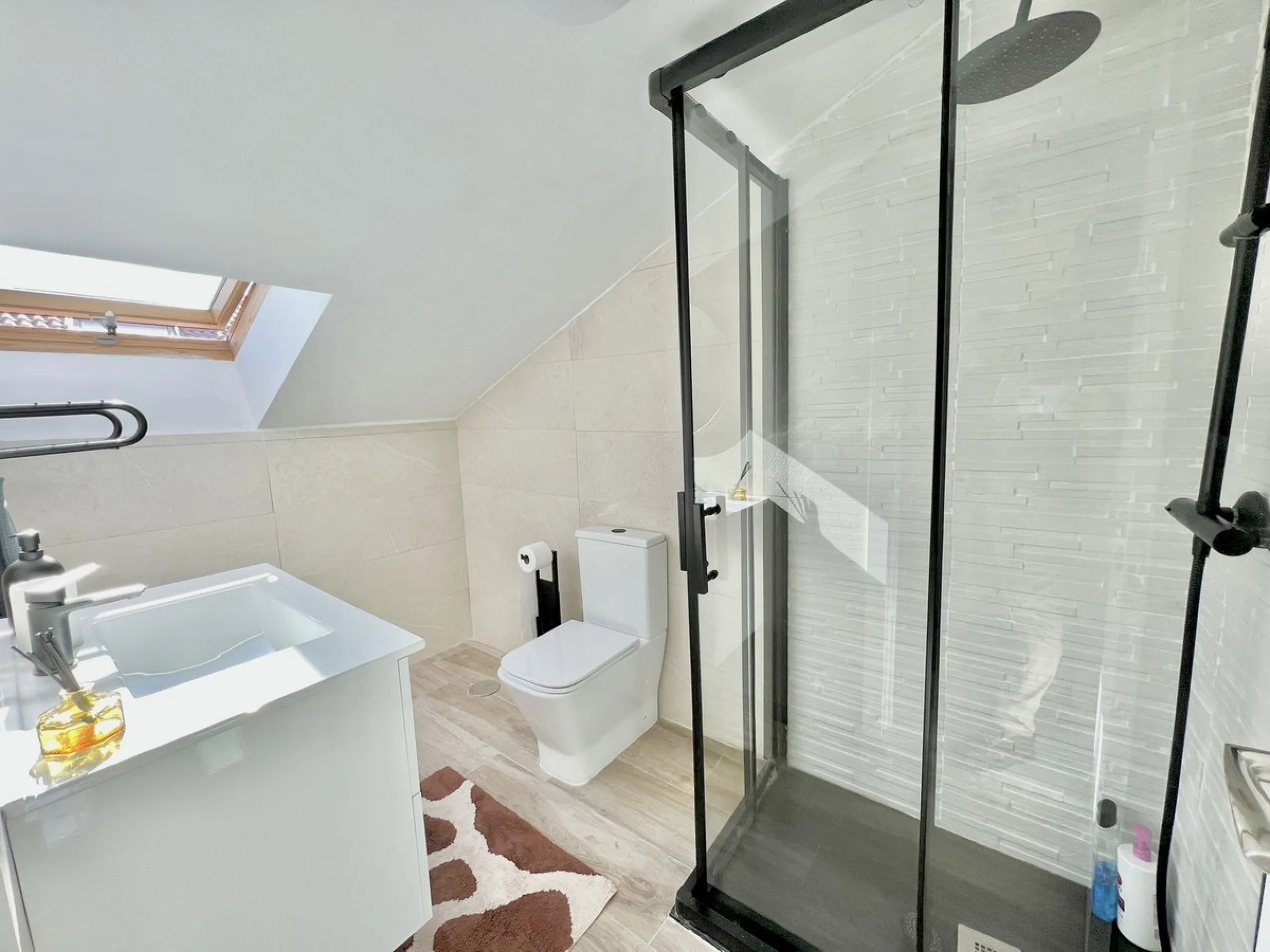 Apartment - Middle Floor Apartment в продаже в Málaga, Málaga. В доме 15 спален и 9 ванных комнат. Площадь дома 560 м²