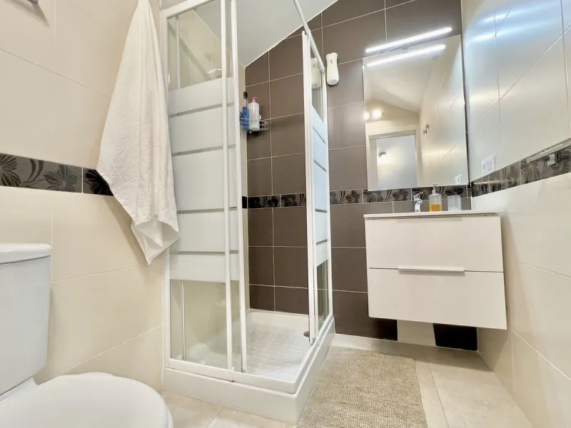 Apartment - Middle Floor Apartment в продаже в Málaga, Málaga. В доме 15 спален и 9 ванных комнат. Площадь дома 560 м²