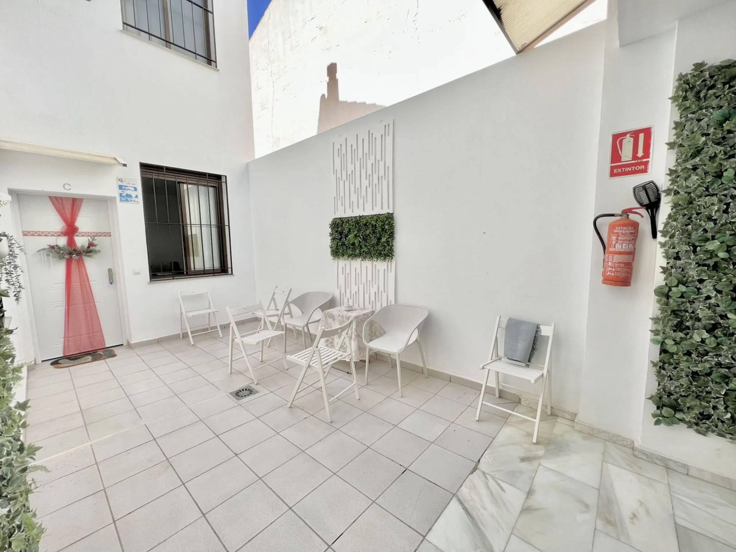 Apartment - Middle Floor Apartment в продаже в Málaga, Málaga. В доме 15 спален и 9 ванных комнат. Площадь дома 560 м²