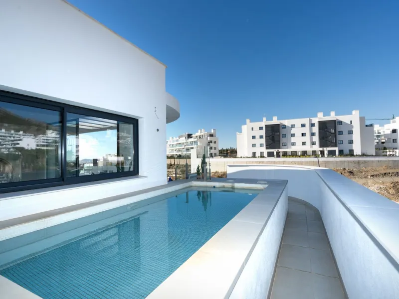 Apartment - Penthouse в продаже в Fuengirola, Málaga. В доме 3 спален и 3 ванных комнат. Площадь дома 135 м²
