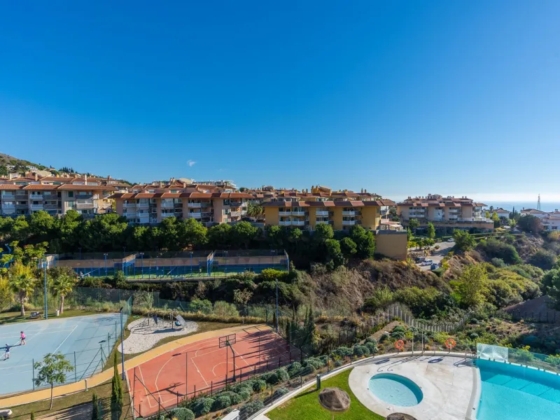 Apartment - Penthouse в продаже в Fuengirola, Málaga. В доме 3 спален и 3 ванных комнат. Площадь дома 135 м²