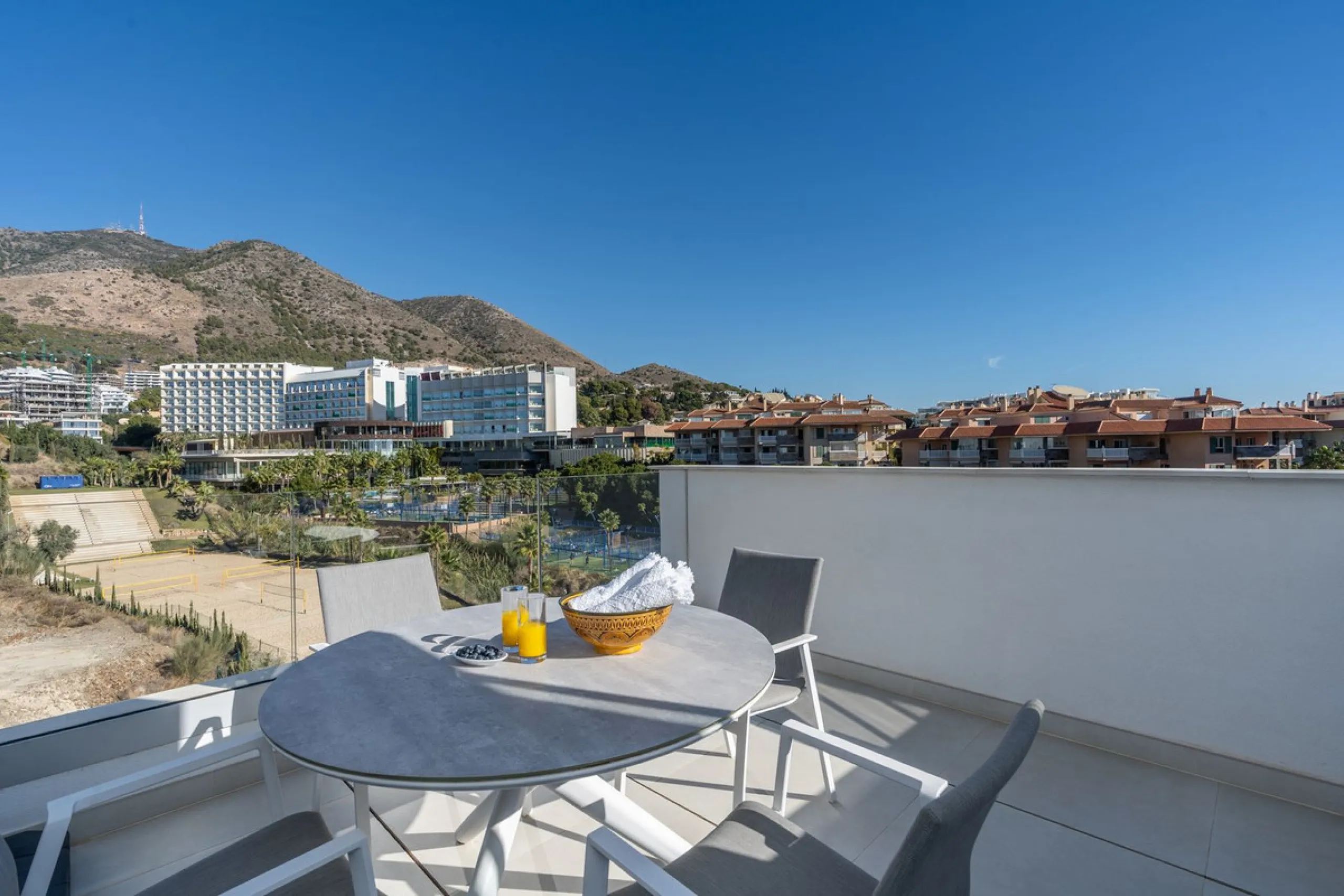 Apartment - Penthouse в продаже в Fuengirola, Málaga. В доме 3 спален и 3 ванных комнат. Площадь дома 135 м²