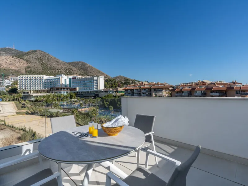 Apartment - Penthouse в продаже в Fuengirola, Málaga. В доме 3 спален и 3 ванных комнат. Площадь дома 135 м²