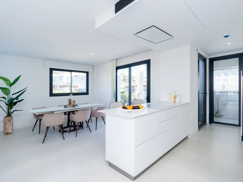 Apartment - Penthouse в продаже в Fuengirola, Málaga. В доме 3 спален и 3 ванных комнат. Площадь дома 135 м²