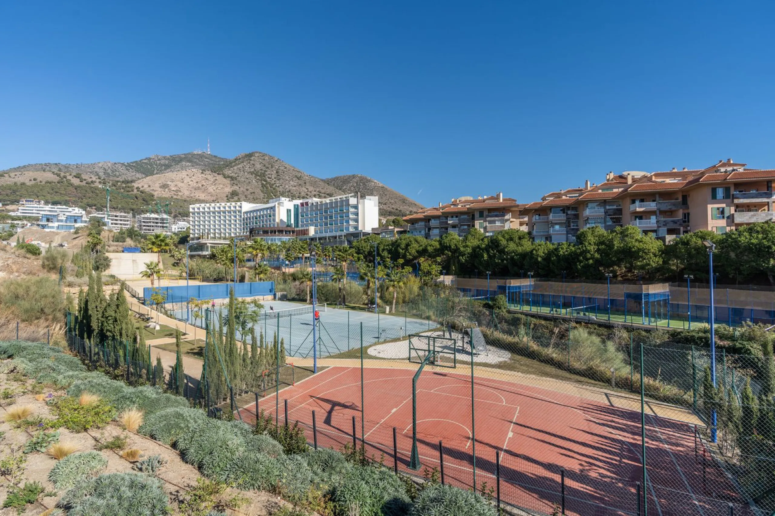 Apartment - Penthouse в продаже в Fuengirola, Málaga. В доме 3 спален и 3 ванных комнат. Площадь дома 135 м²