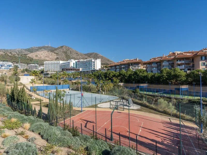 Apartment - Penthouse в продаже в Fuengirola, Málaga. В доме 3 спален и 3 ванных комнат. Площадь дома 135 м²