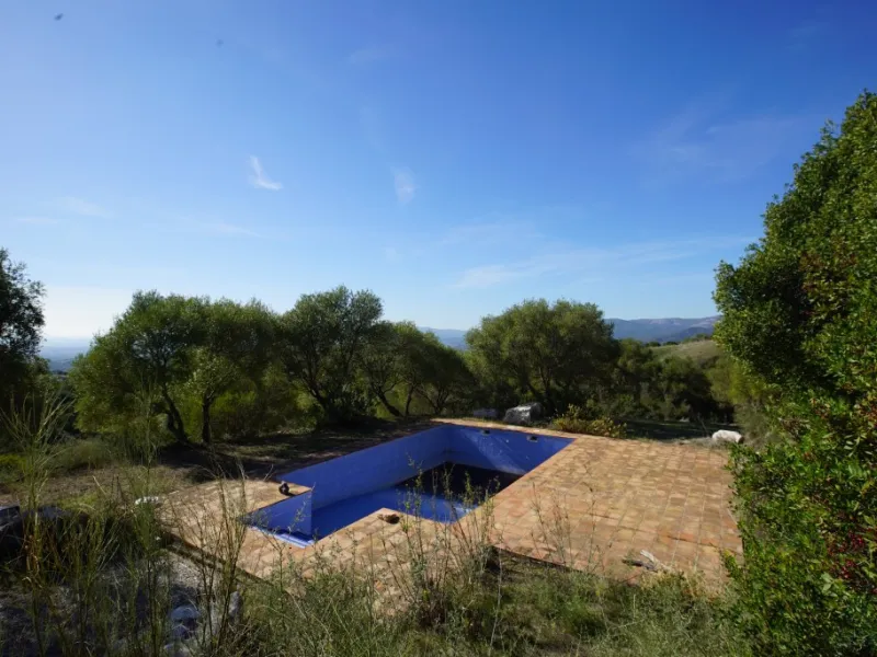 House - Detached Villa в продаже в Gaucín, Málaga. В доме 8 спален и 8 ванных комнат. Площадь дома 600 м². Площадь участка 34000 м²