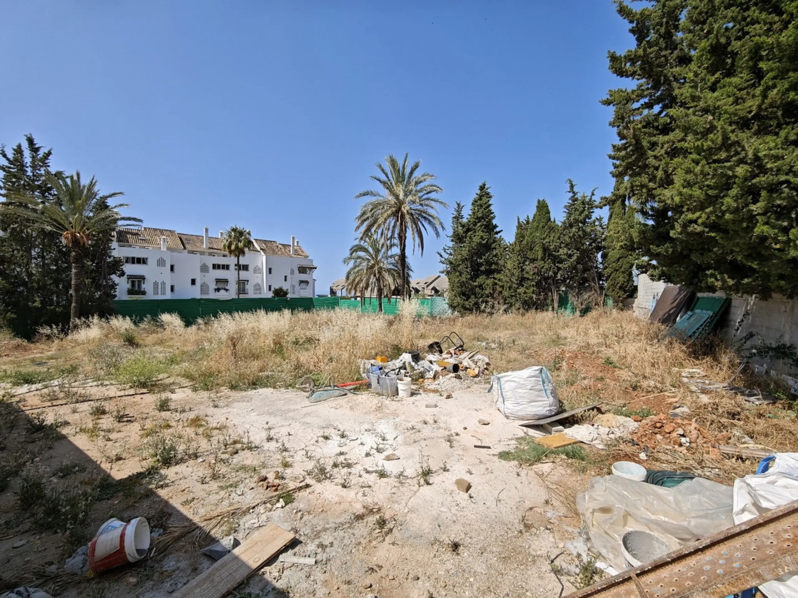Plot - Residential Plot в продаже в Marbella, Málaga. Площадь участка 1492 м²
