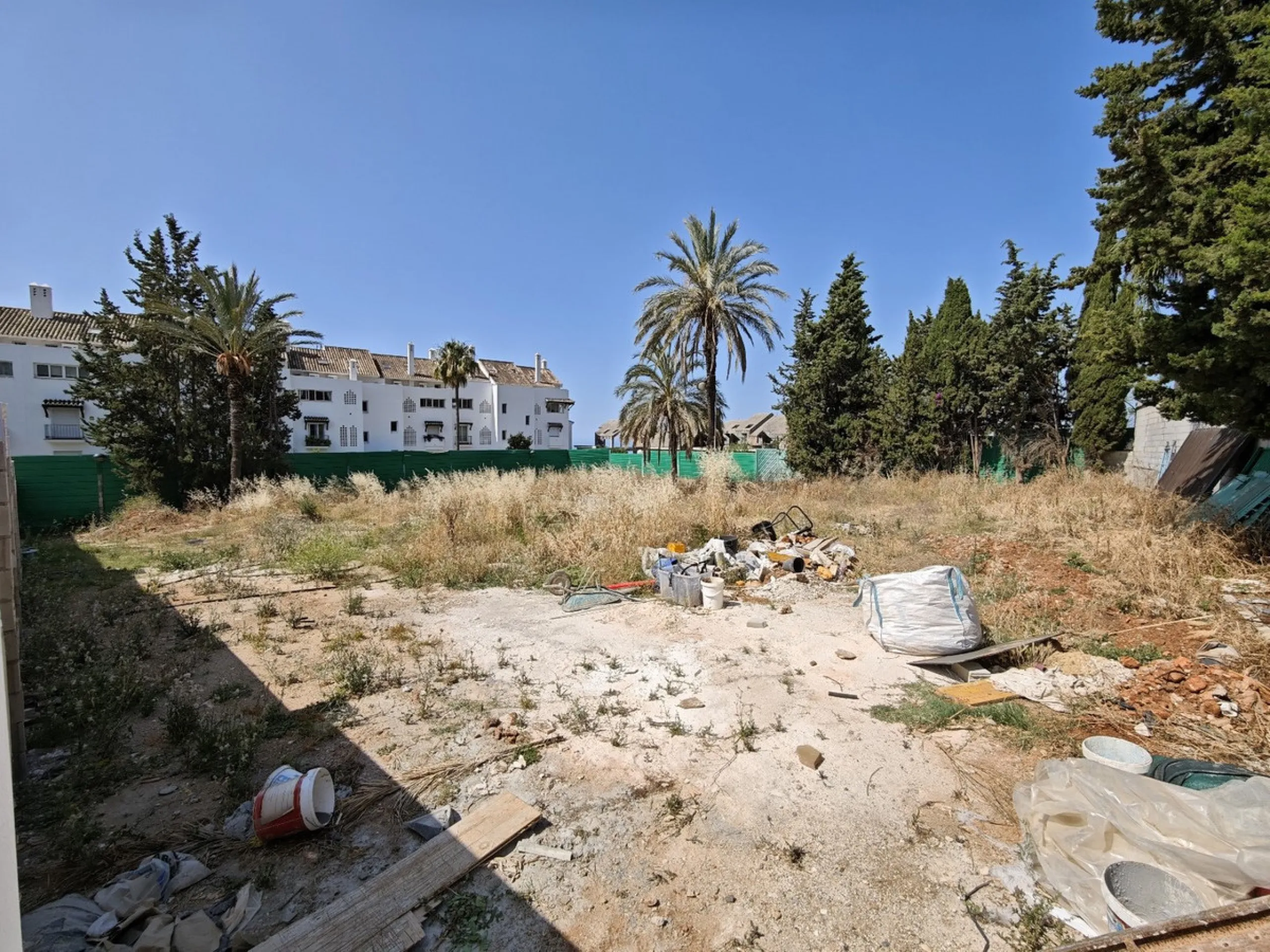 Plot - Residential Plot в продаже в Marbella, Málaga. Площадь участка 1492 м²
