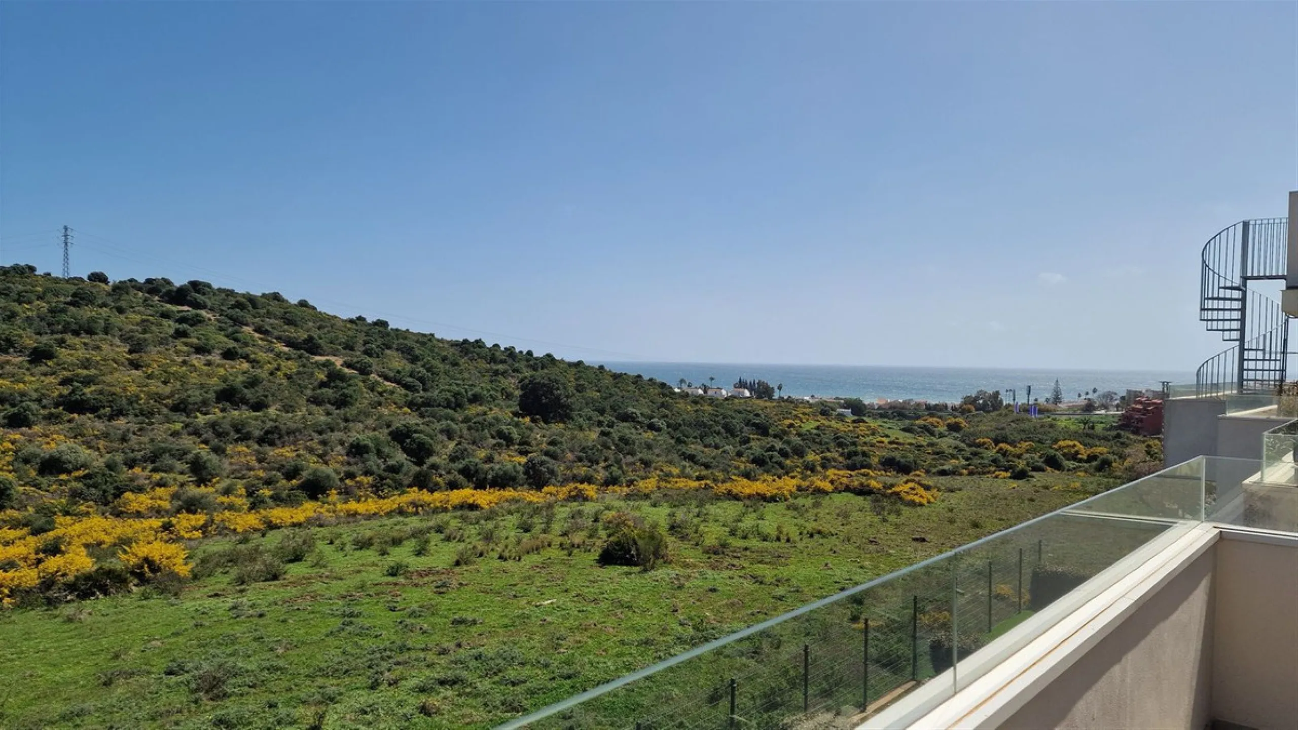 Apartment - Penthouse Duplex в продаже в Estepona, Málaga. В доме 3 спален и 3 ванных комнат. Площадь дома 126 м²