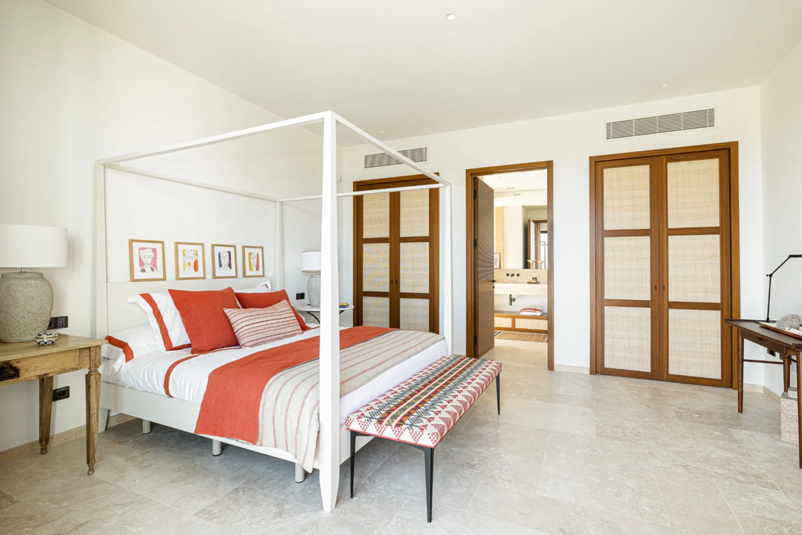 House - Detached Villa в продаже в Casares, Málaga. В доме 3 спален и 3 ванных комнат. Площадь дома 395 м². Площадь участка 2194 м²