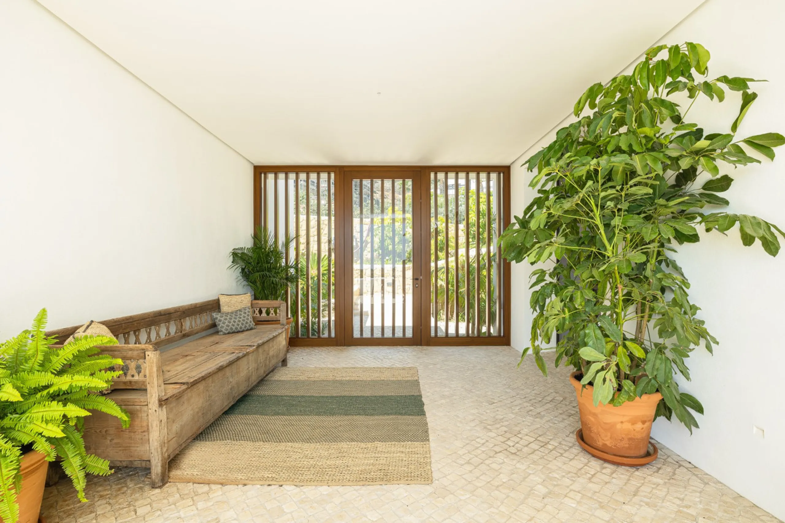 House - Detached Villa в продаже в Casares, Málaga. В доме 3 спален и 3 ванных комнат. Площадь дома 395 м². Площадь участка 2194 м²