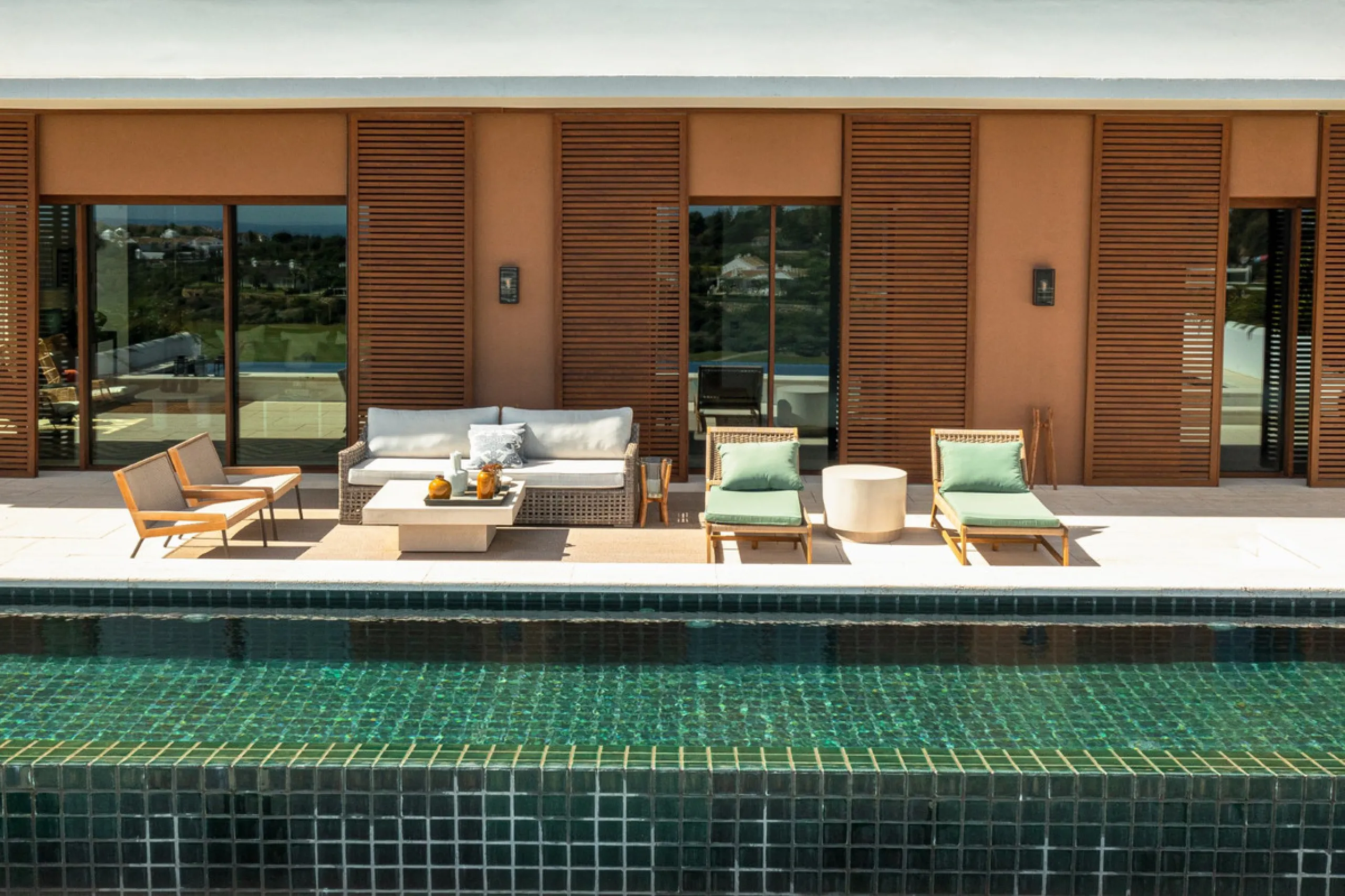 House - Detached Villa в продаже в Casares, Málaga. В доме 3 спален и 3 ванных комнат. Площадь дома 395 м². Площадь участка 2194 м²