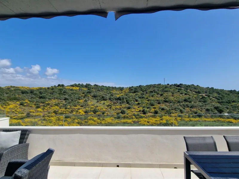Apartment - Penthouse Duplex в продаже в Estepona, Málaga. В доме 3 спален и 3 ванных комнат. Площадь дома 126 м²