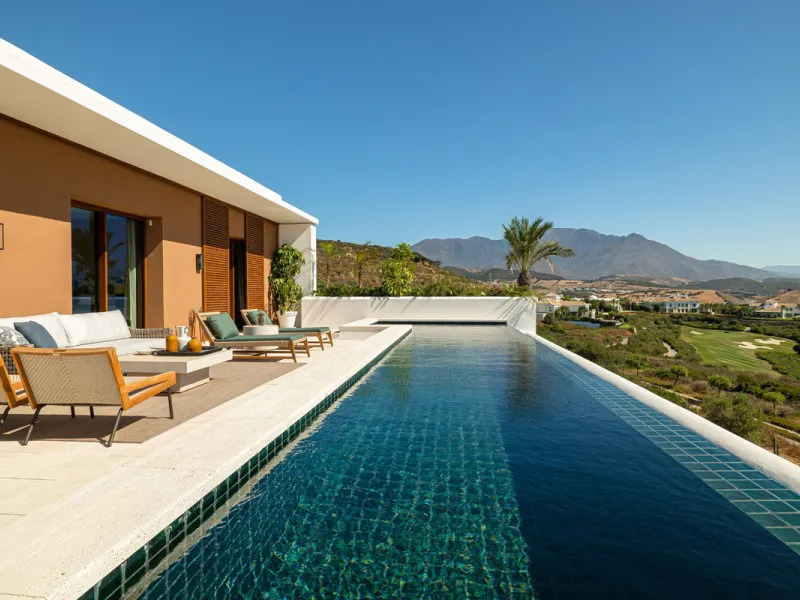 House - Detached Villa в продаже в Casares, Málaga. В доме 3 спален и 3 ванных комнат. Площадь дома 395 м². Площадь участка 2194 м²