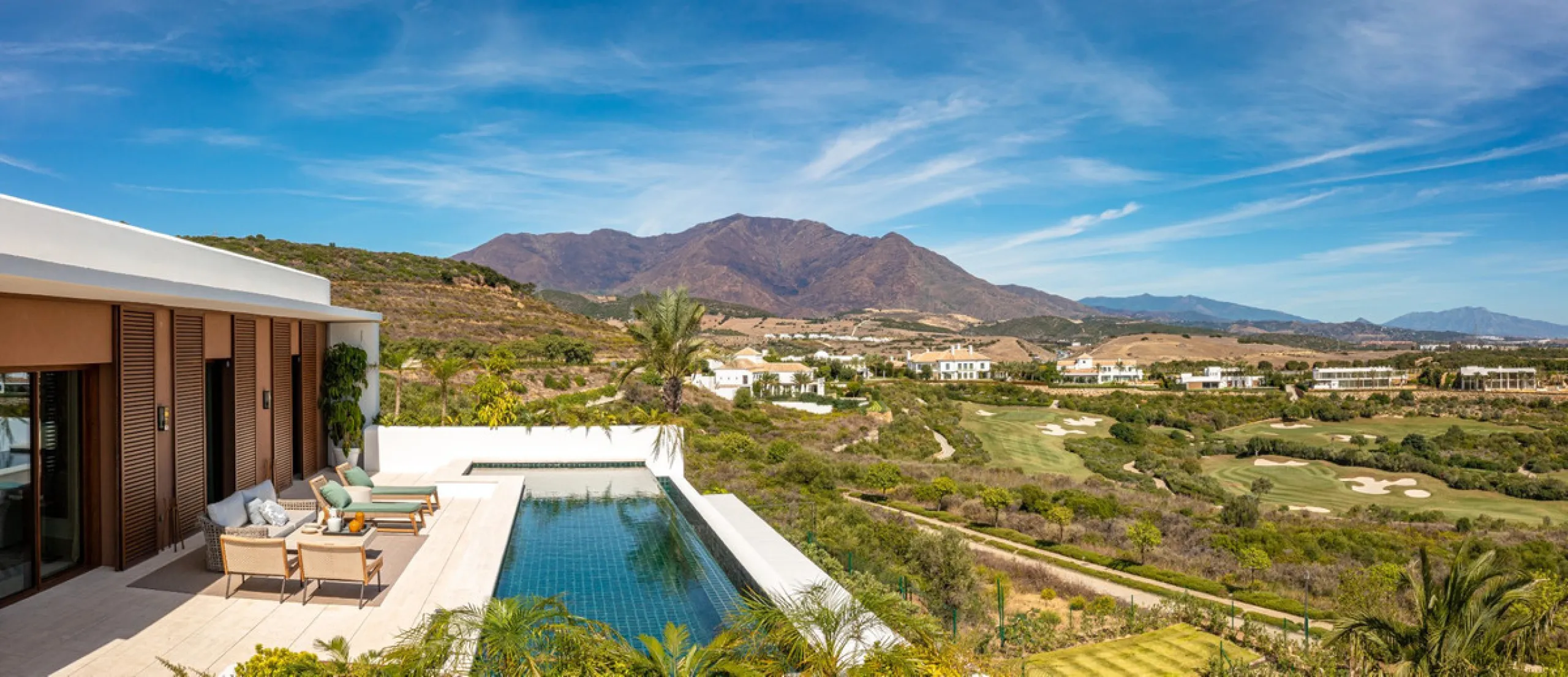 House - Detached Villa в продаже в Casares, Málaga. В доме 3 спален и 3 ванных комнат. Площадь дома 395 м². Площадь участка 2194 м²