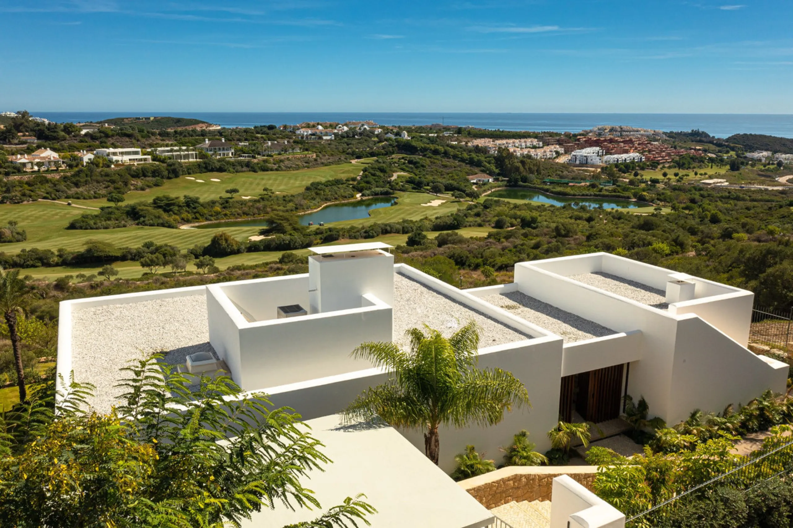 House - Detached Villa в продаже в Casares, Málaga. В доме 3 спален и 3 ванных комнат. Площадь дома 395 м². Площадь участка 2194 м²