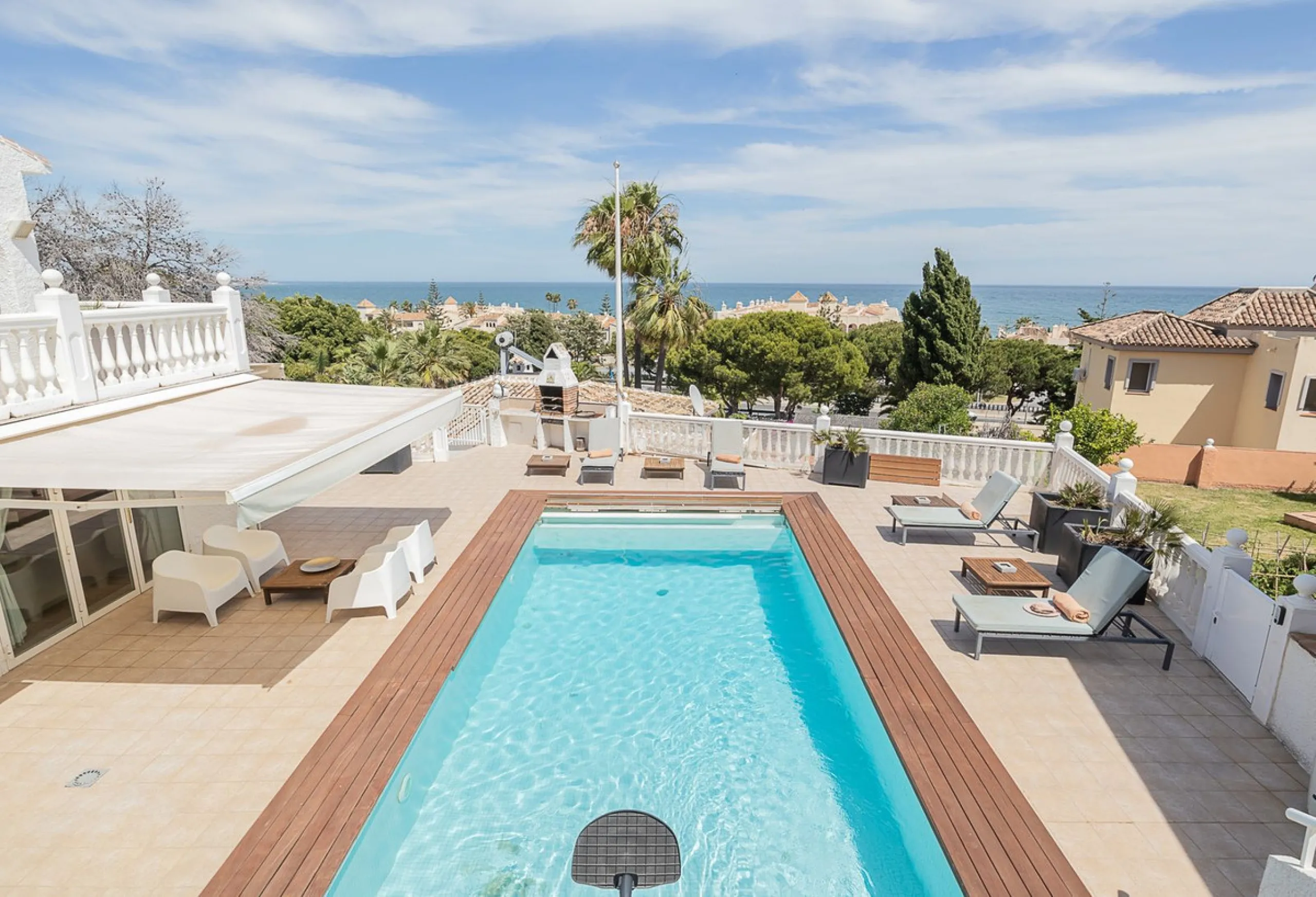 Nestled in the Urb. Torrenueva, Mijas Costa, this enchanting, six-bedroom villa, divided over two floors, epitomizes charm and elegance. Ideal for rental purposes to produce ROI or as a two family home. (Tourist Rental Licence in place). Located in the pi