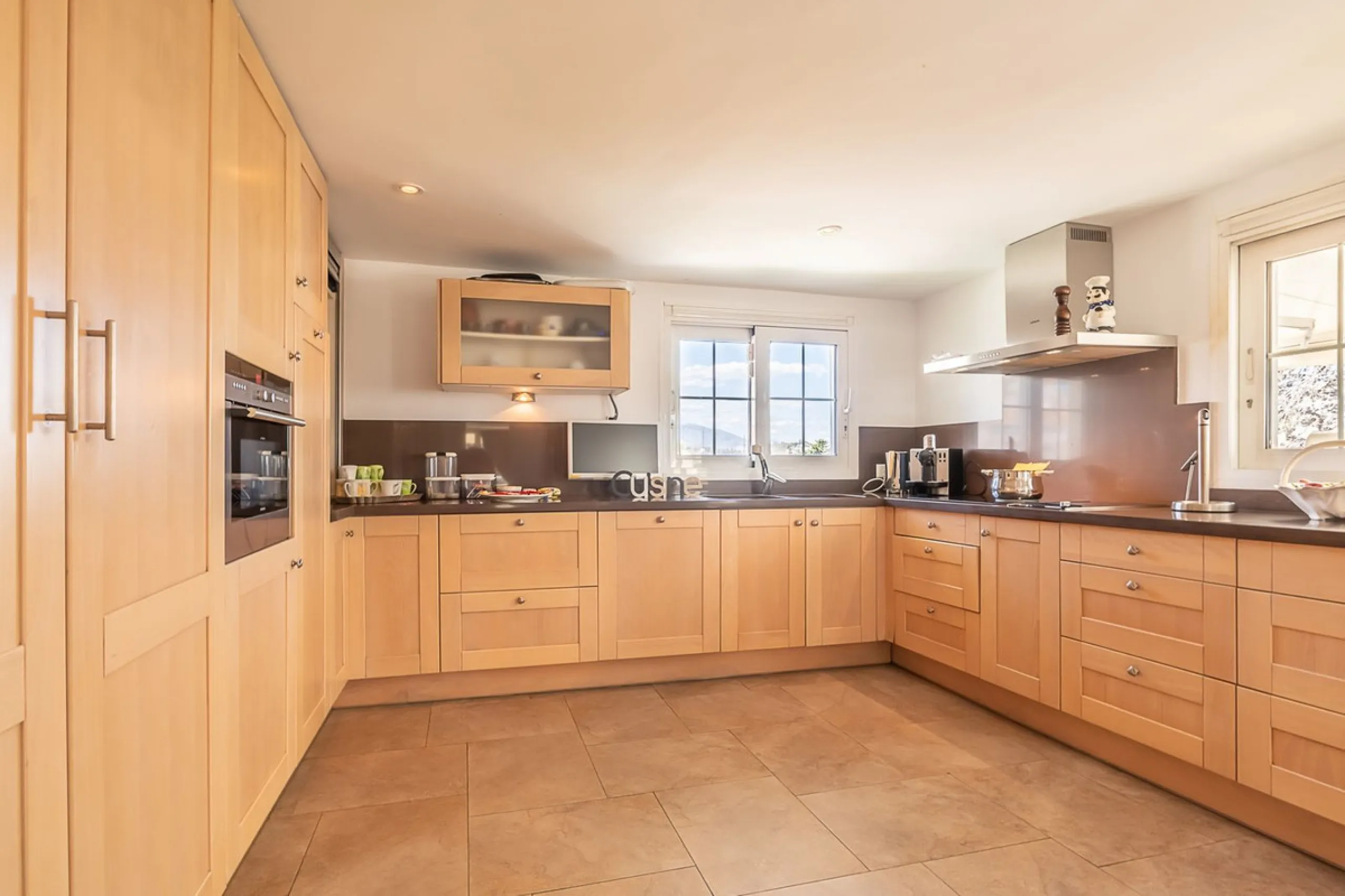 Nestled in the Urb. Torrenueva, Mijas Costa, this enchanting, six-bedroom villa, divided over two floors, epitomizes charm and elegance. Ideal for rental purposes to produce ROI or as a two family home. (Tourist Rental Licence in place). Located in the pi