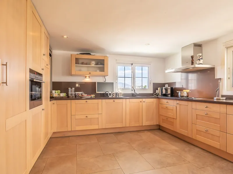 Nestled in the Urb. Torrenueva, Mijas Costa, this enchanting, six-bedroom villa, divided over two floors, epitomizes charm and elegance. Ideal for rental purposes to produce ROI or as a two family home. (Tourist Rental Licence in place). Located in the pi