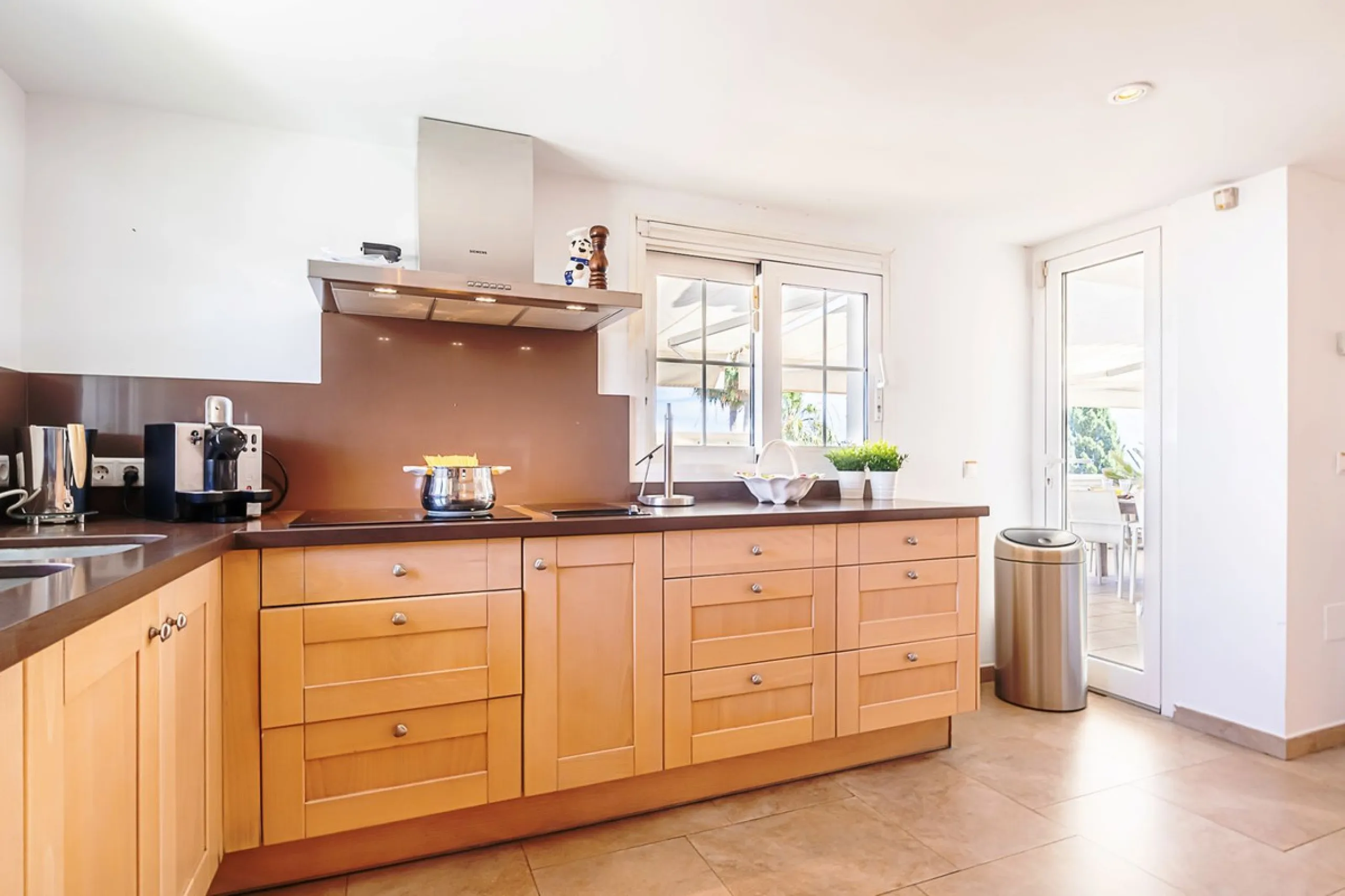 Nestled in the Urb. Torrenueva, Mijas Costa, this enchanting, six-bedroom villa, divided over two floors, epitomizes charm and elegance. Ideal for rental purposes to produce ROI or as a two family home. (Tourist Rental Licence in place). Located in the pi