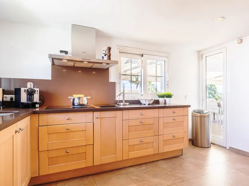 Nestled in the Urb. Torrenueva, Mijas Costa, this enchanting, six-bedroom villa, divided over two floors, epitomizes charm and elegance. Ideal for rental purposes to produce ROI or as a two family home. (Tourist Rental Licence in place). Located in the pi