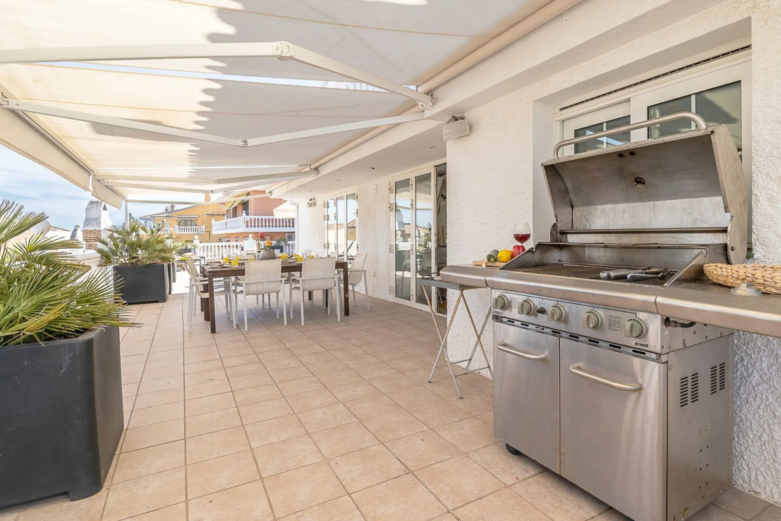 Nestled in the Urb. Torrenueva, Mijas Costa, this enchanting, six-bedroom villa, divided over two floors, epitomizes charm and elegance. Ideal for rental purposes to produce ROI or as a two family home. (Tourist Rental Licence in place). Located in the pi