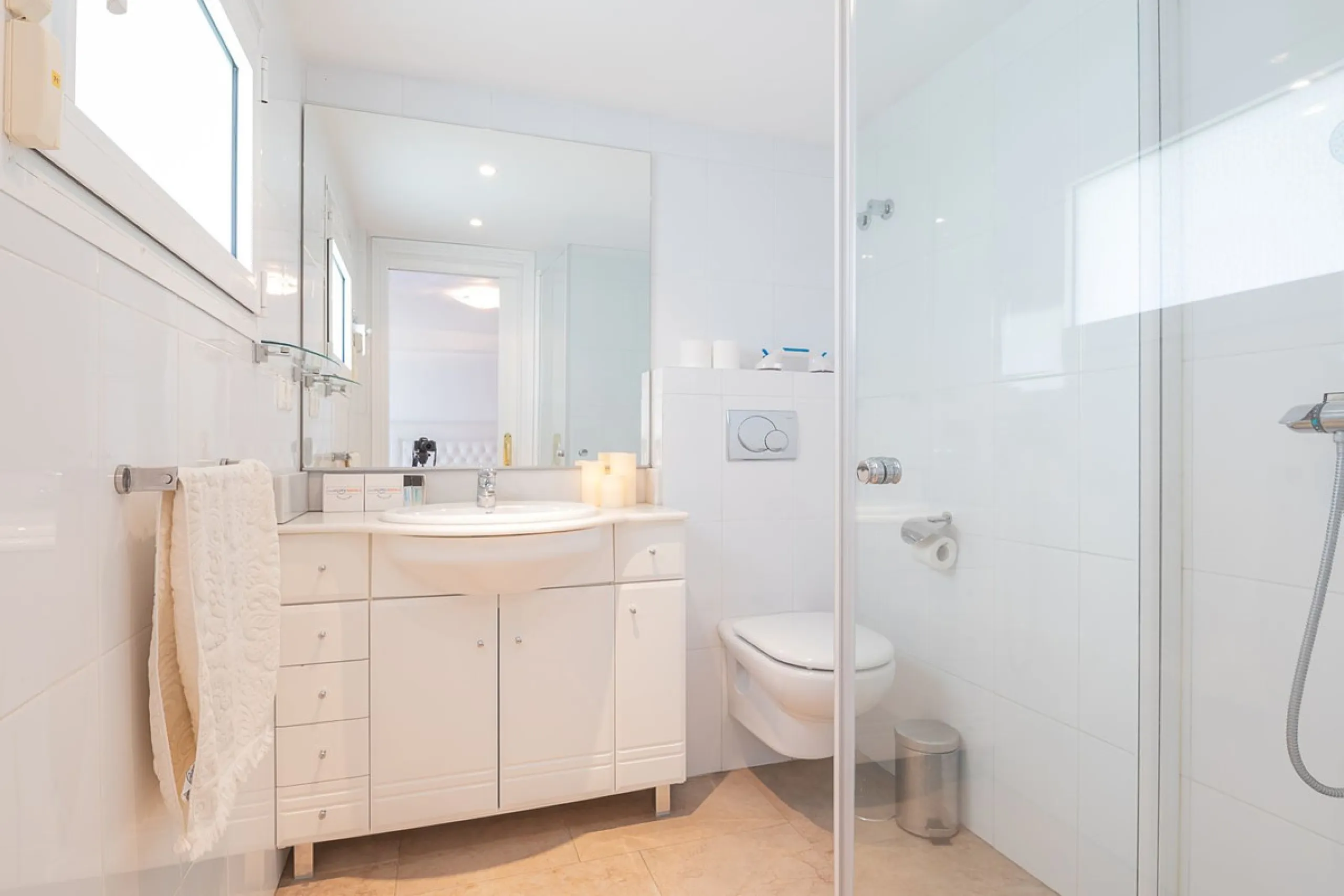 Nestled in the Urb. Torrenueva, Mijas Costa, this enchanting, six-bedroom villa, divided over two floors, epitomizes charm and elegance. Ideal for rental purposes to produce ROI or as a two family home. (Tourist Rental Licence in place). Located in the pi