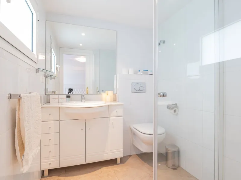 Nestled in the Urb. Torrenueva, Mijas Costa, this enchanting, six-bedroom villa, divided over two floors, epitomizes charm and elegance. Ideal for rental purposes to produce ROI or as a two family home. (Tourist Rental Licence in place). Located in the pi