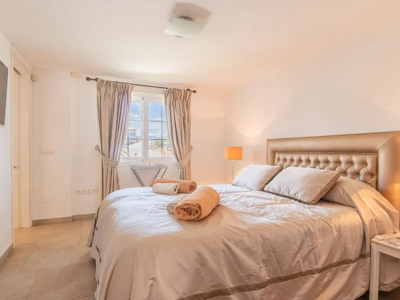 Nestled in the Urb. Torrenueva, Mijas Costa, this enchanting, six-bedroom villa, divided over two floors, epitomizes charm and elegance. Ideal for rental purposes to produce ROI or as a two family home. (Tourist Rental Licence in place). Located in the pi