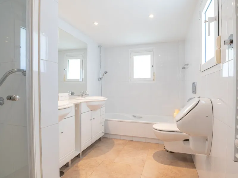Nestled in the Urb. Torrenueva, Mijas Costa, this enchanting, six-bedroom villa, divided over two floors, epitomizes charm and elegance. Ideal for rental purposes to produce ROI or as a two family home. (Tourist Rental Licence in place). Located in the pi