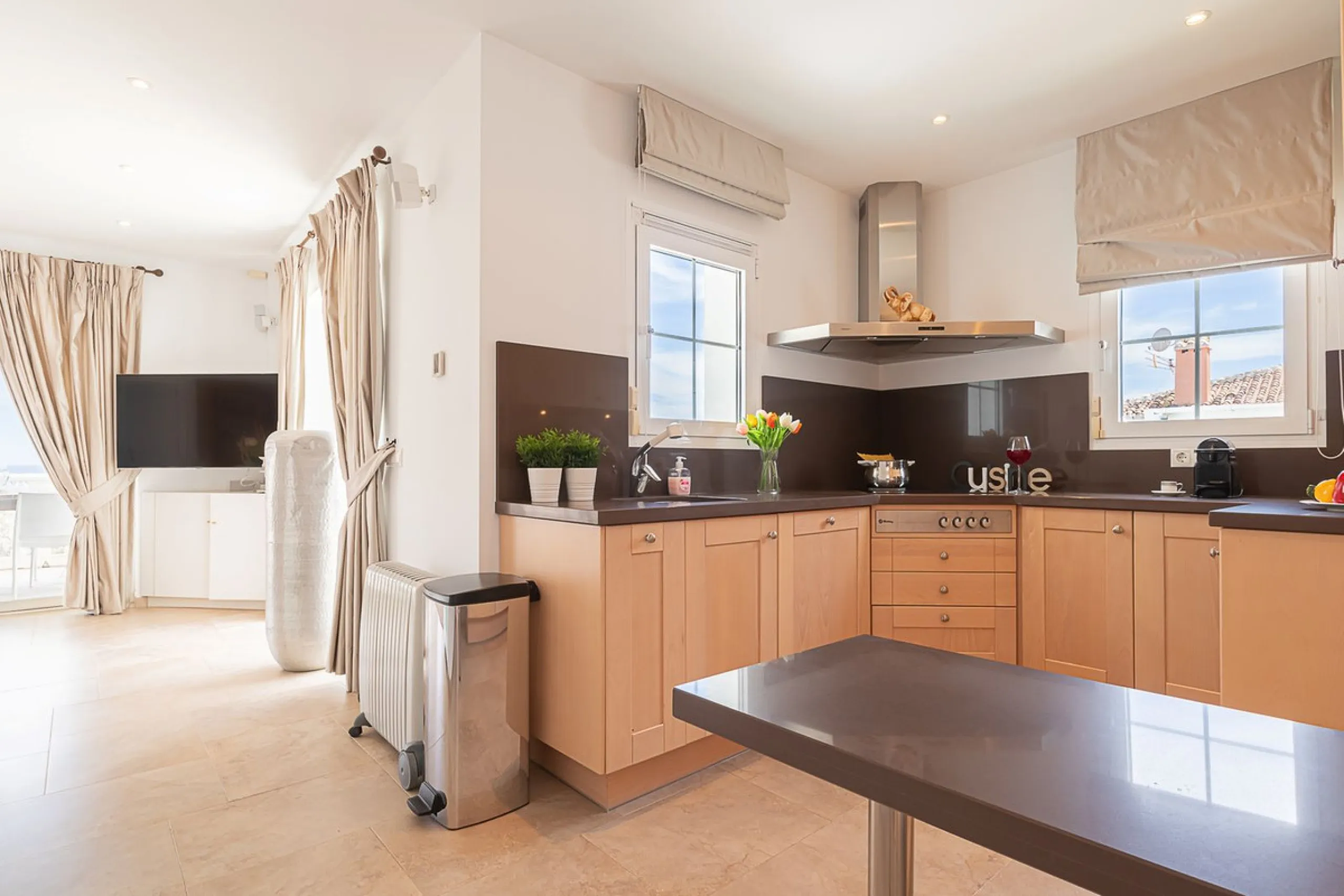 Nestled in the Urb. Torrenueva, Mijas Costa, this enchanting, six-bedroom villa, divided over two floors, epitomizes charm and elegance. Ideal for rental purposes to produce ROI or as a two family home. (Tourist Rental Licence in place). Located in the pi