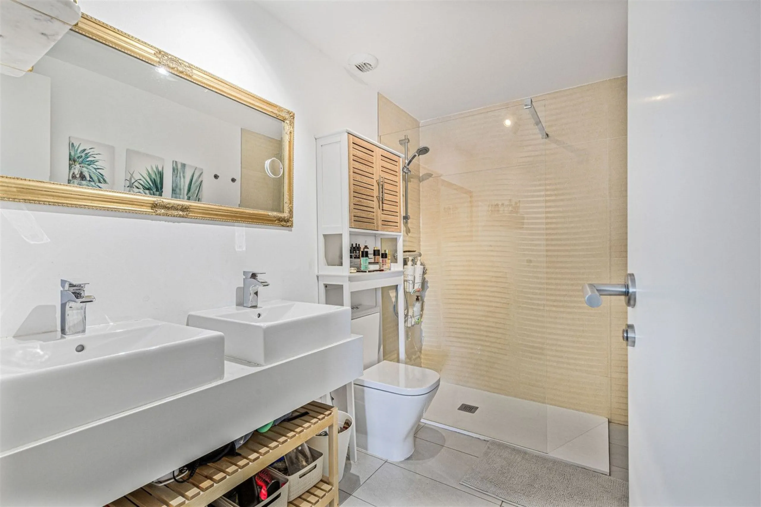 Apartment - Penthouse Duplex в продаже в Estepona, Málaga. В доме 3 спален и 3 ванных комнат. Площадь дома 126 м²