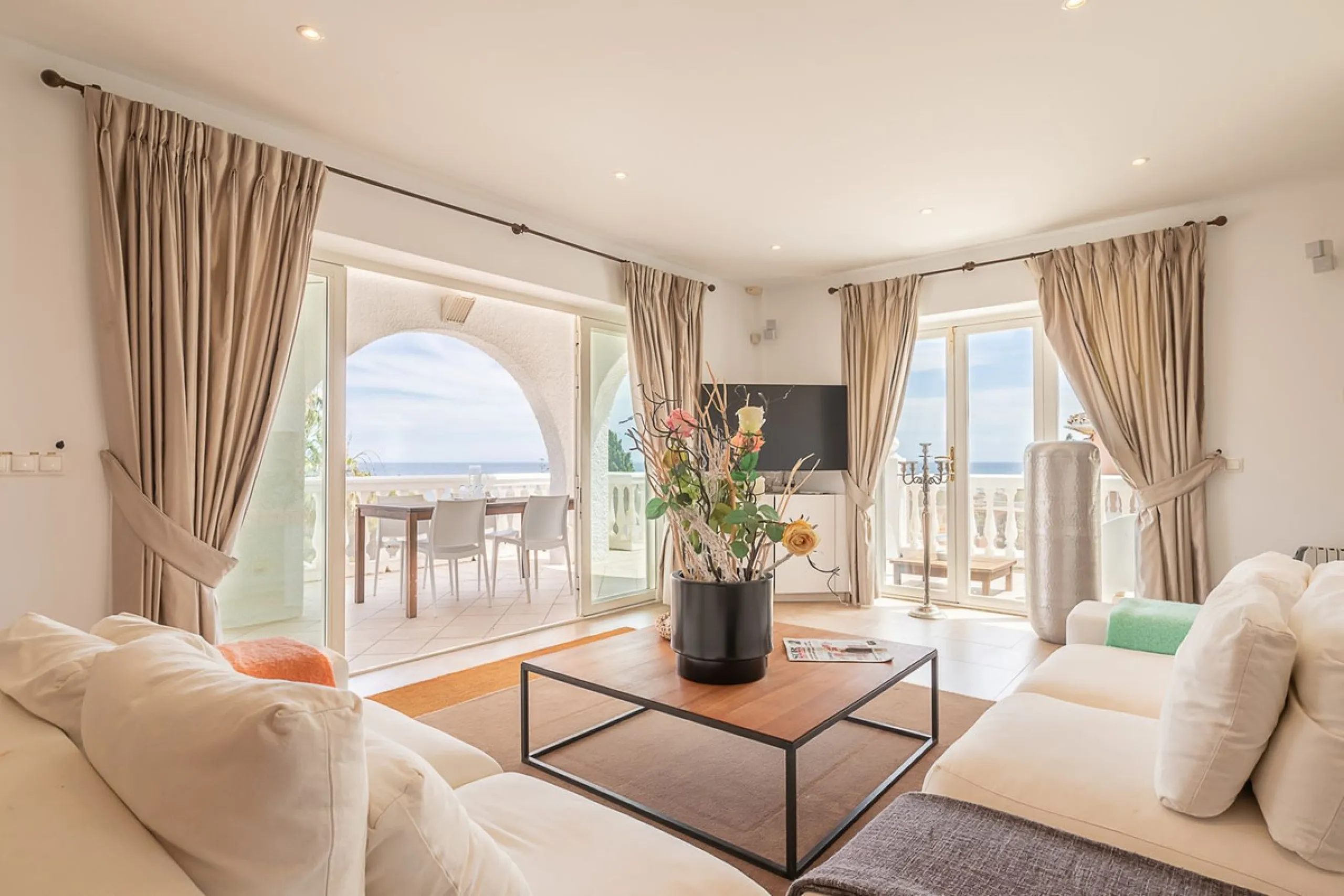 Nestled in the Urb. Torrenueva, Mijas Costa, this enchanting, six-bedroom villa, divided over two floors, epitomizes charm and elegance. Ideal for rental purposes to produce ROI or as a two family home. (Tourist Rental Licence in place). Located in the pi