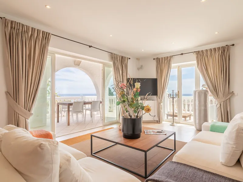 Nestled in the Urb. Torrenueva, Mijas Costa, this enchanting, six-bedroom villa, divided over two floors, epitomizes charm and elegance. Ideal for rental purposes to produce ROI or as a two family home. (Tourist Rental Licence in place). Located in the pi