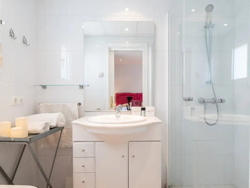 Nestled in the Urb. Torrenueva, Mijas Costa, this enchanting, six-bedroom villa, divided over two floors, epitomizes charm and elegance. Ideal for rental purposes to produce ROI or as a two family home. (Tourist Rental Licence in place). Located in the pi