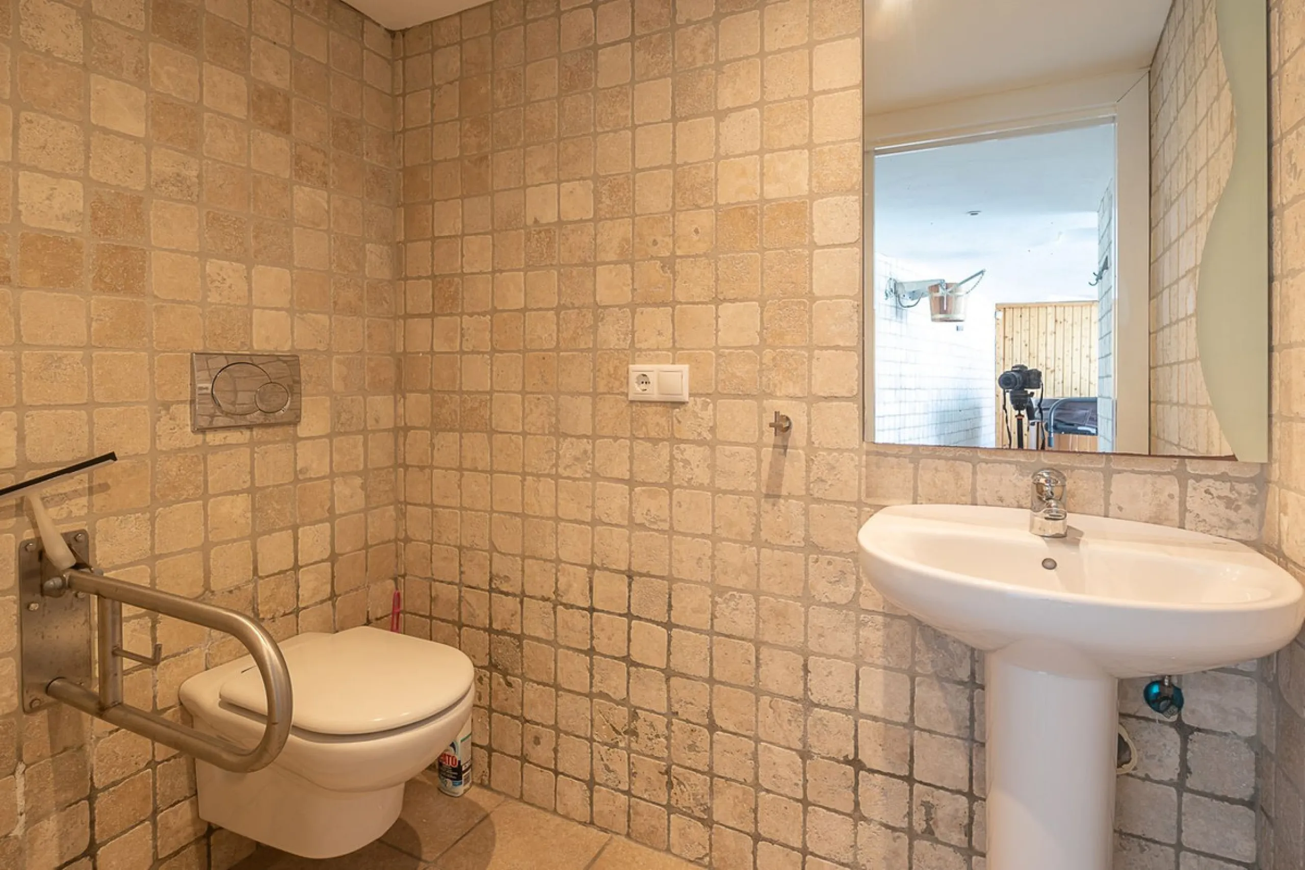 Nestled in the Urb. Torrenueva, Mijas Costa, this enchanting, six-bedroom villa, divided over two floors, epitomizes charm and elegance. Ideal for rental purposes to produce ROI or as a two family home. (Tourist Rental Licence in place). Located in the pi