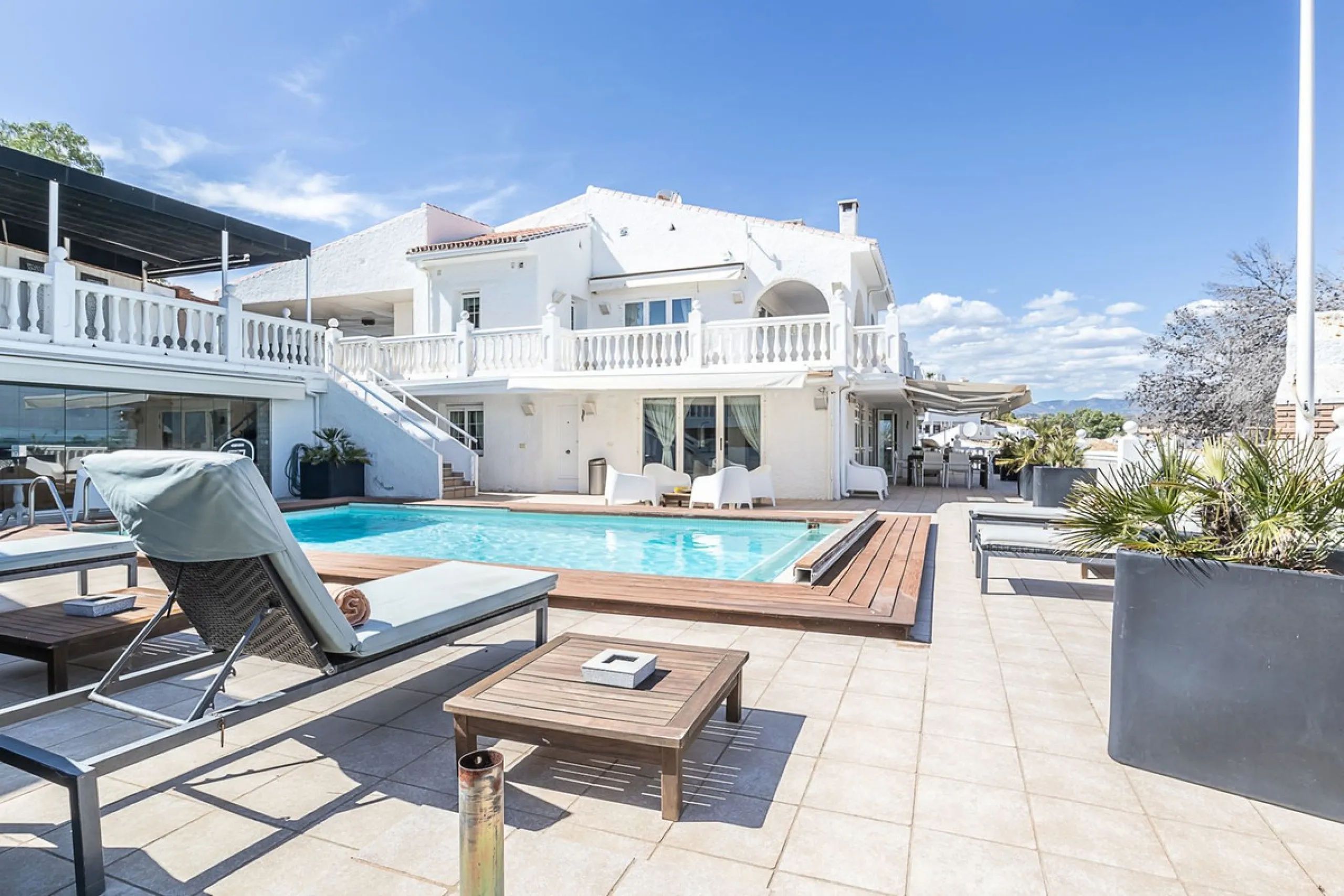 Nestled in the Urb. Torrenueva, Mijas Costa, this enchanting, six-bedroom villa, divided over two floors, epitomizes charm and elegance. Ideal for rental purposes to produce ROI or as a two family home. (Tourist Rental Licence in place). Located in the pi