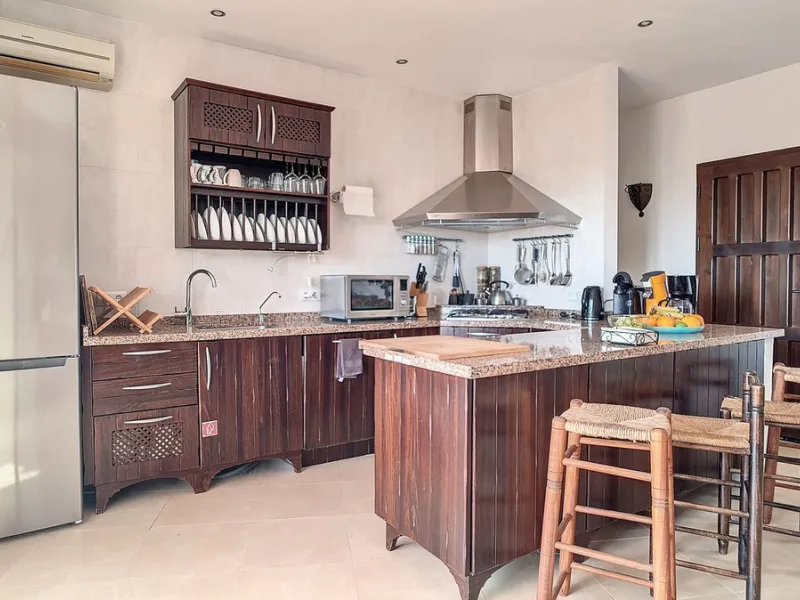 House - Detached Villa в продаже в Arenas, Málaga. В доме 3 спален и 3 ванных комнат. Площадь дома 241 м². Площадь участка 4162 м²