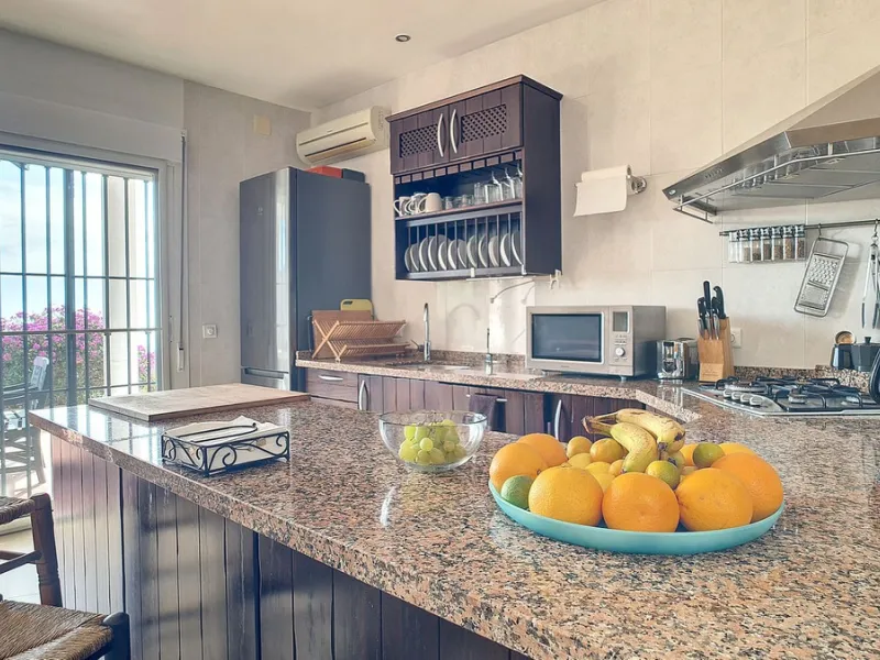 House - Detached Villa в продаже в Arenas, Málaga. В доме 3 спален и 3 ванных комнат. Площадь дома 241 м². Площадь участка 4162 м²