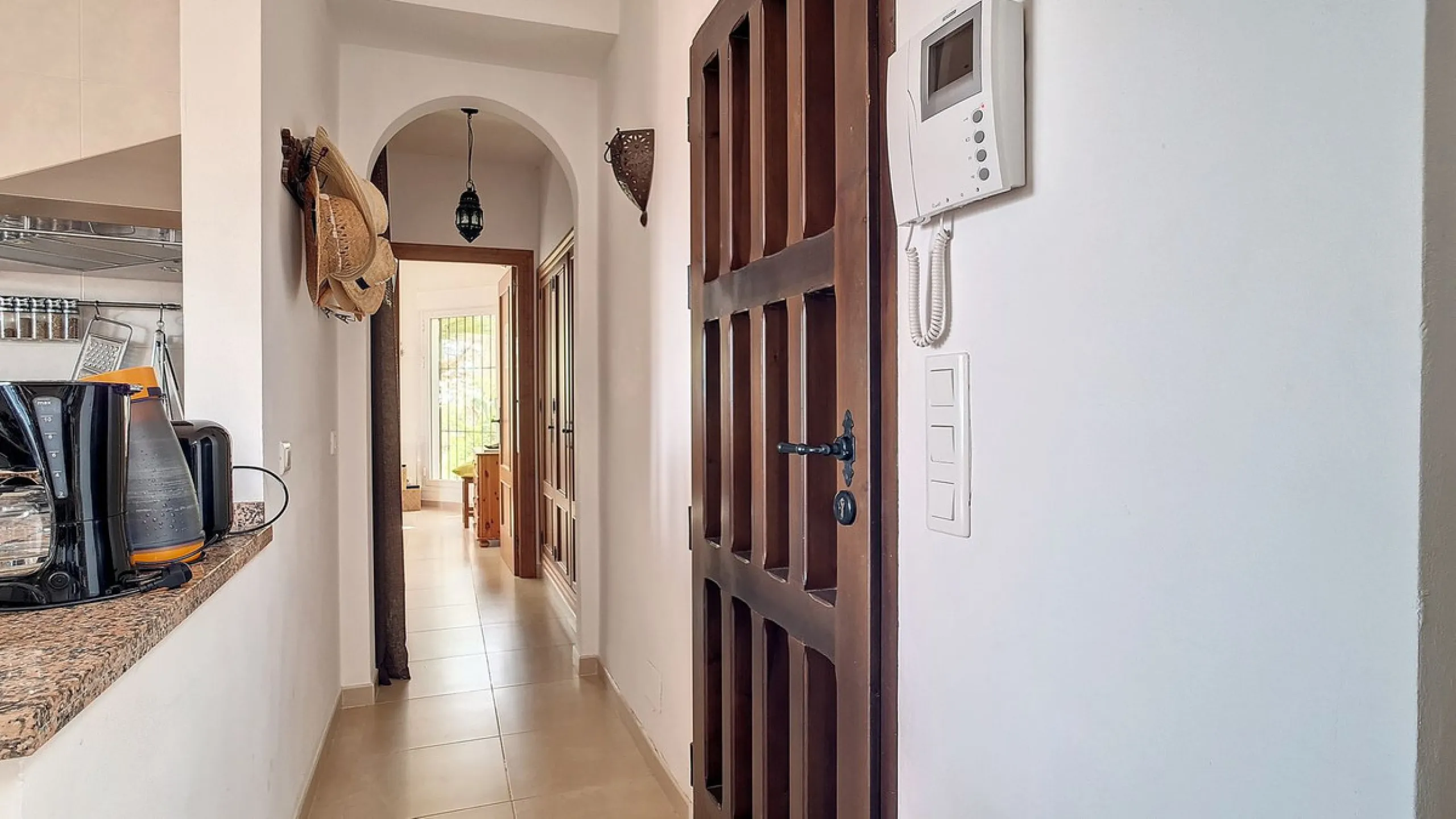 House - Detached Villa в продаже в Arenas, Málaga. В доме 3 спален и 3 ванных комнат. Площадь дома 241 м². Площадь участка 4162 м²