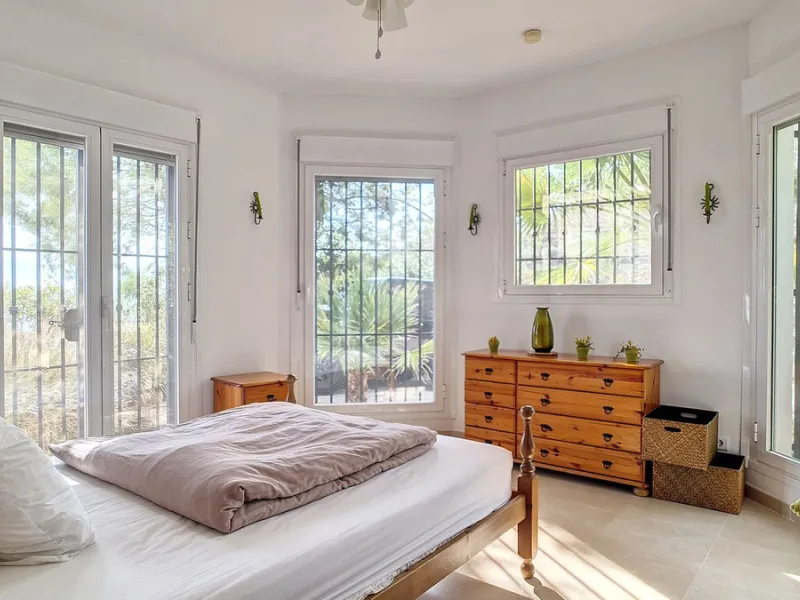 House - Detached Villa в продаже в Arenas, Málaga. В доме 3 спален и 3 ванных комнат. Площадь дома 241 м². Площадь участка 4162 м²