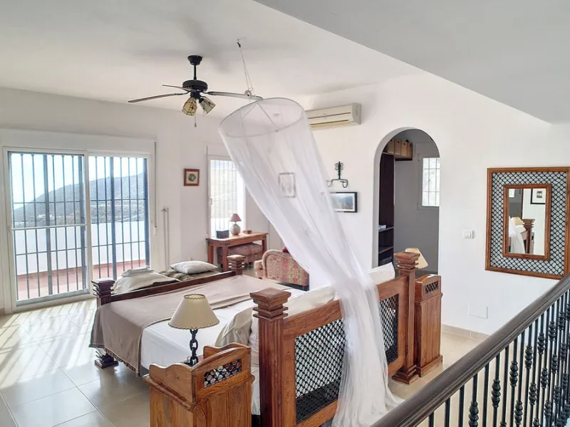 House - Detached Villa в продаже в Arenas, Málaga. В доме 3 спален и 3 ванных комнат. Площадь дома 241 м². Площадь участка 4162 м²