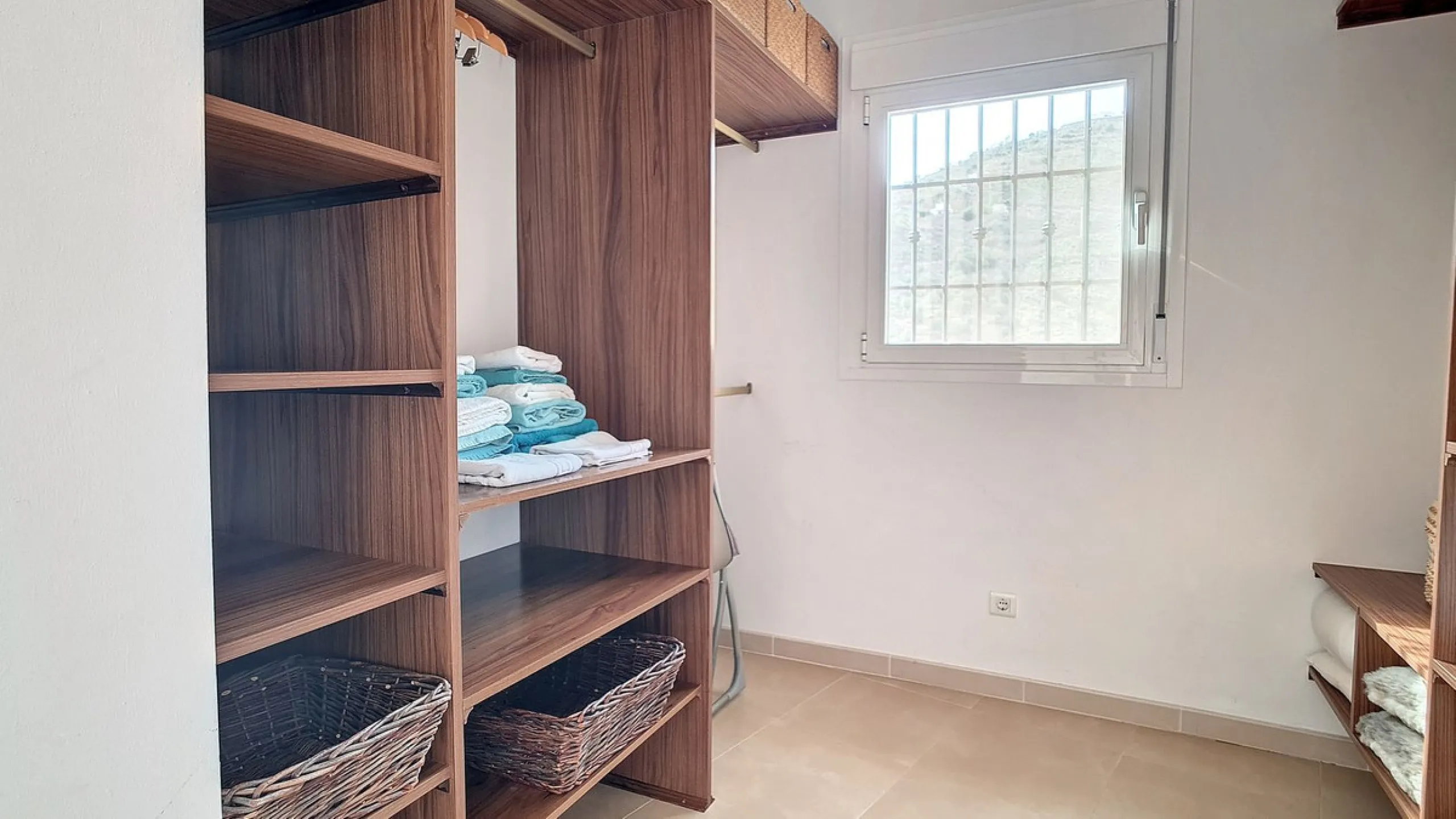 House - Detached Villa в продаже в Arenas, Málaga. В доме 3 спален и 3 ванных комнат. Площадь дома 241 м². Площадь участка 4162 м²