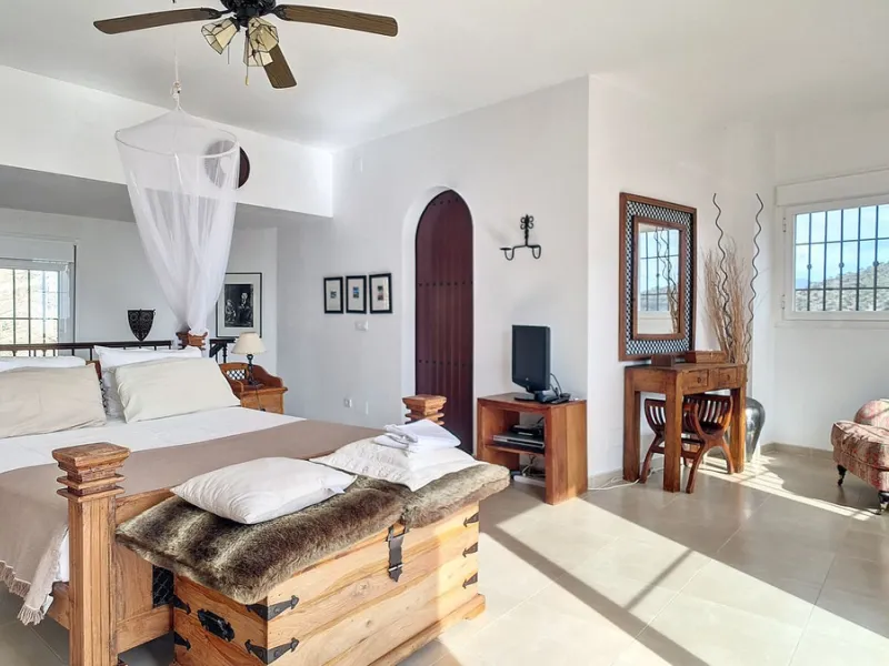 House - Detached Villa в продаже в Arenas, Málaga. В доме 3 спален и 3 ванных комнат. Площадь дома 241 м². Площадь участка 4162 м²